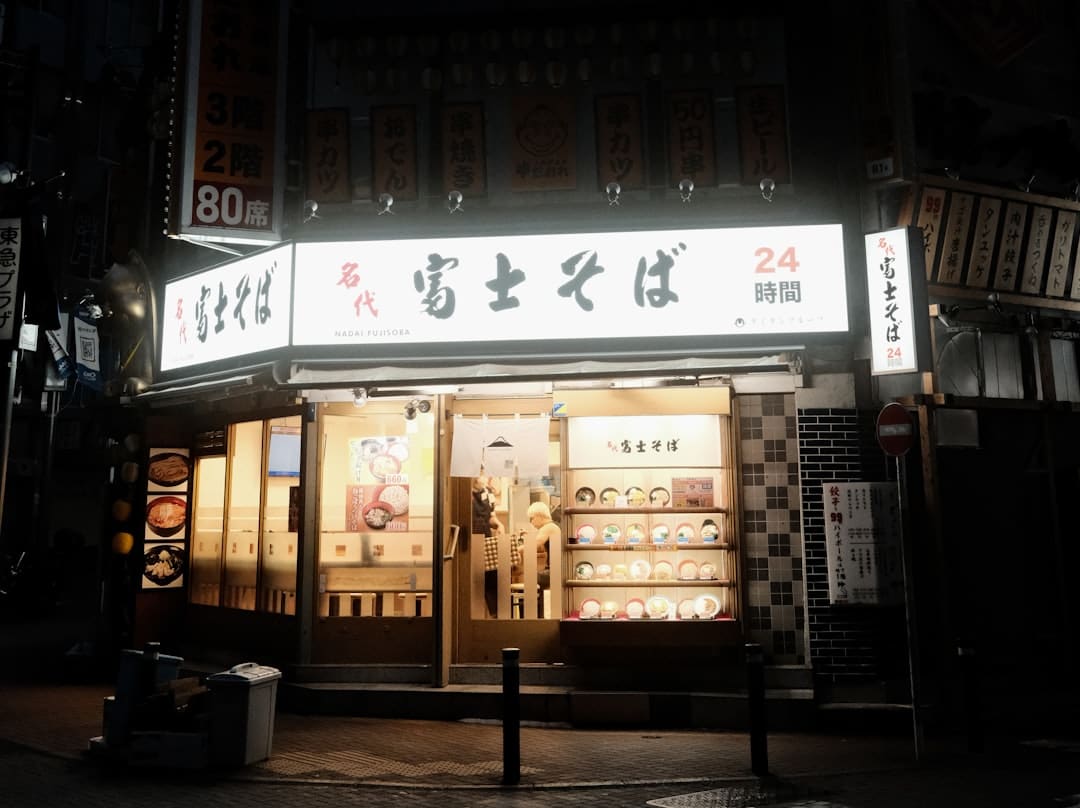 《好鬼两个半之养鬼大师》热映重现经典恐怖片神话